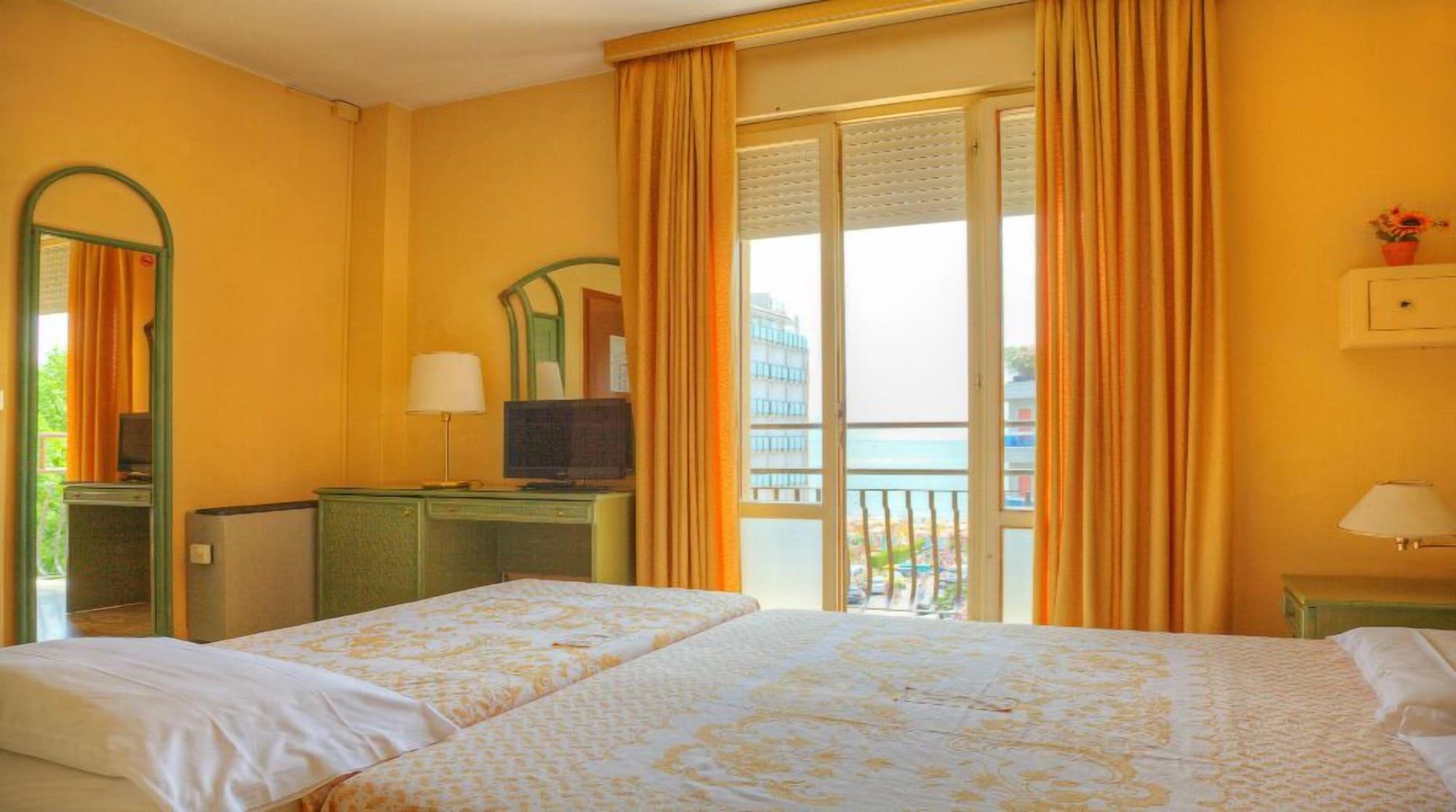 Hotel Amalfi Lido di Jesolo Exterior photo